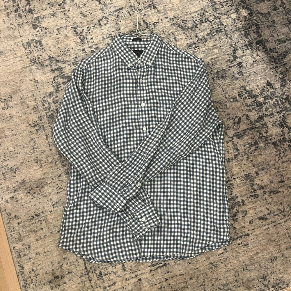 J-Crew Men’s Slim Fit Button-up Shirt